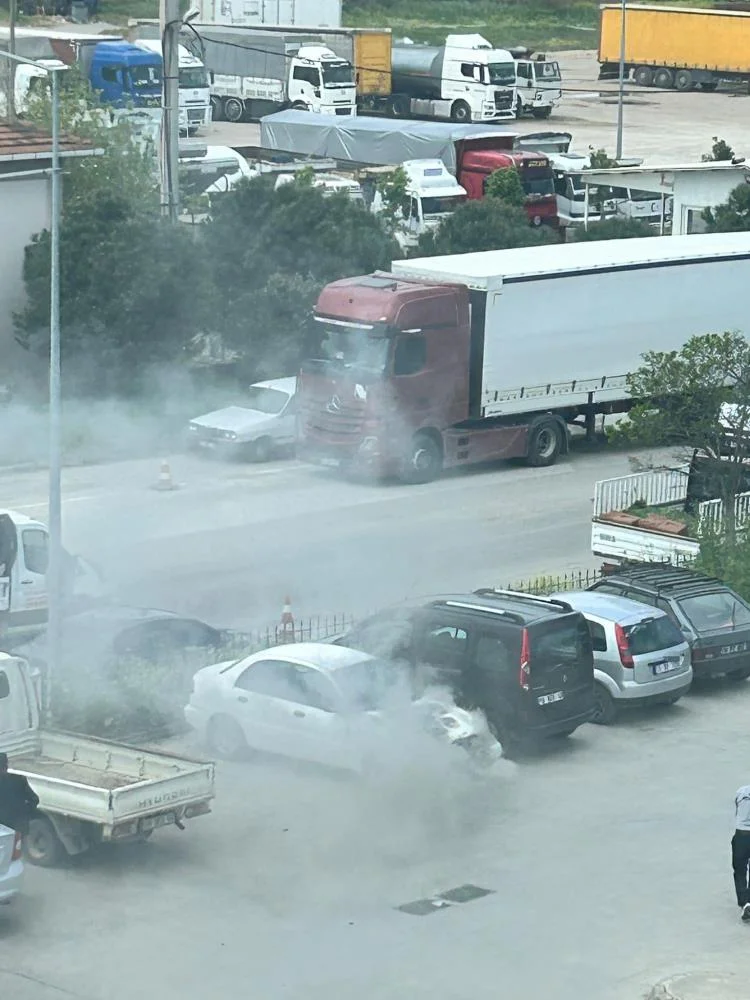 Hastane otoparkında alev topuna döndü!