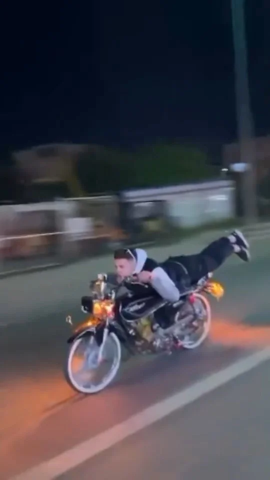 Trafikte şov motosiklet değerinin 4 katına mâl oldu