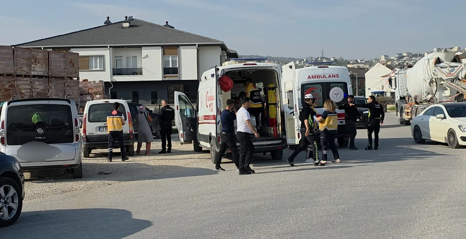 İnegöl'de korkutan kaza! 3 kişi hastanelik oldu