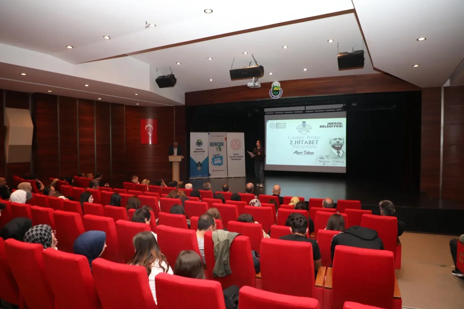 İnegöl'de gençler yorumladı