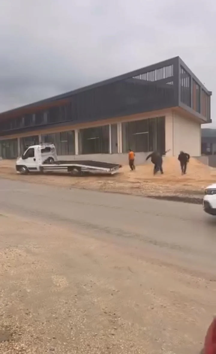 Bursa Nilüfer’de çekici sürücüsü ile esnaf arasında kavga