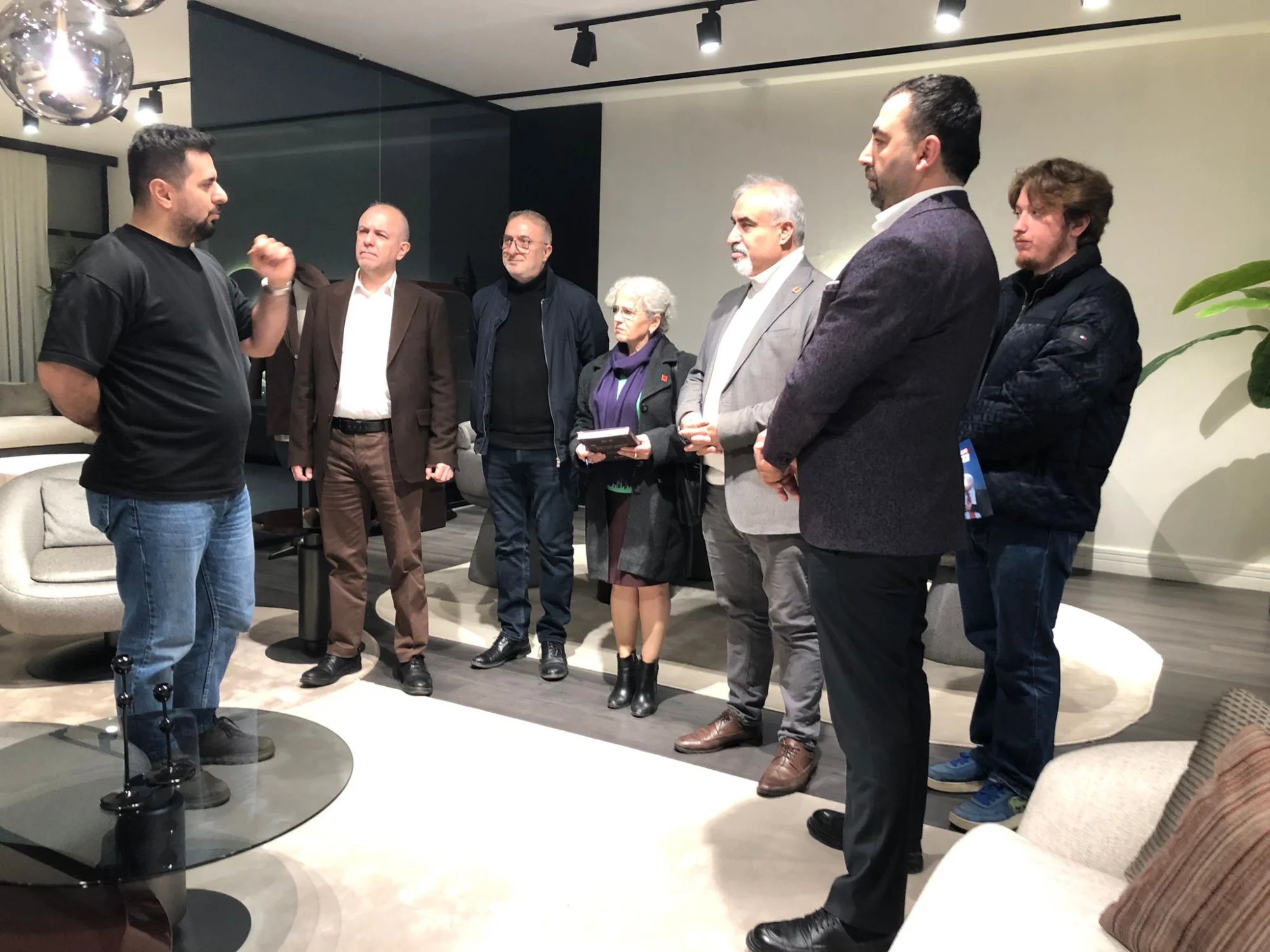 CHP İnegöl, Mobiliyum AVM’de saha çalışmasına başladı