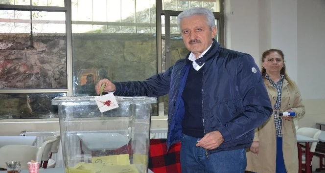 Mehmet Ali Aydınlar, Fenerbahçe başkan adaylığından çekildi