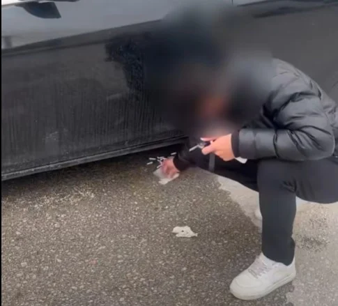 İnegöl'de hem pisliğini temizledi, hem de ceza yedi
