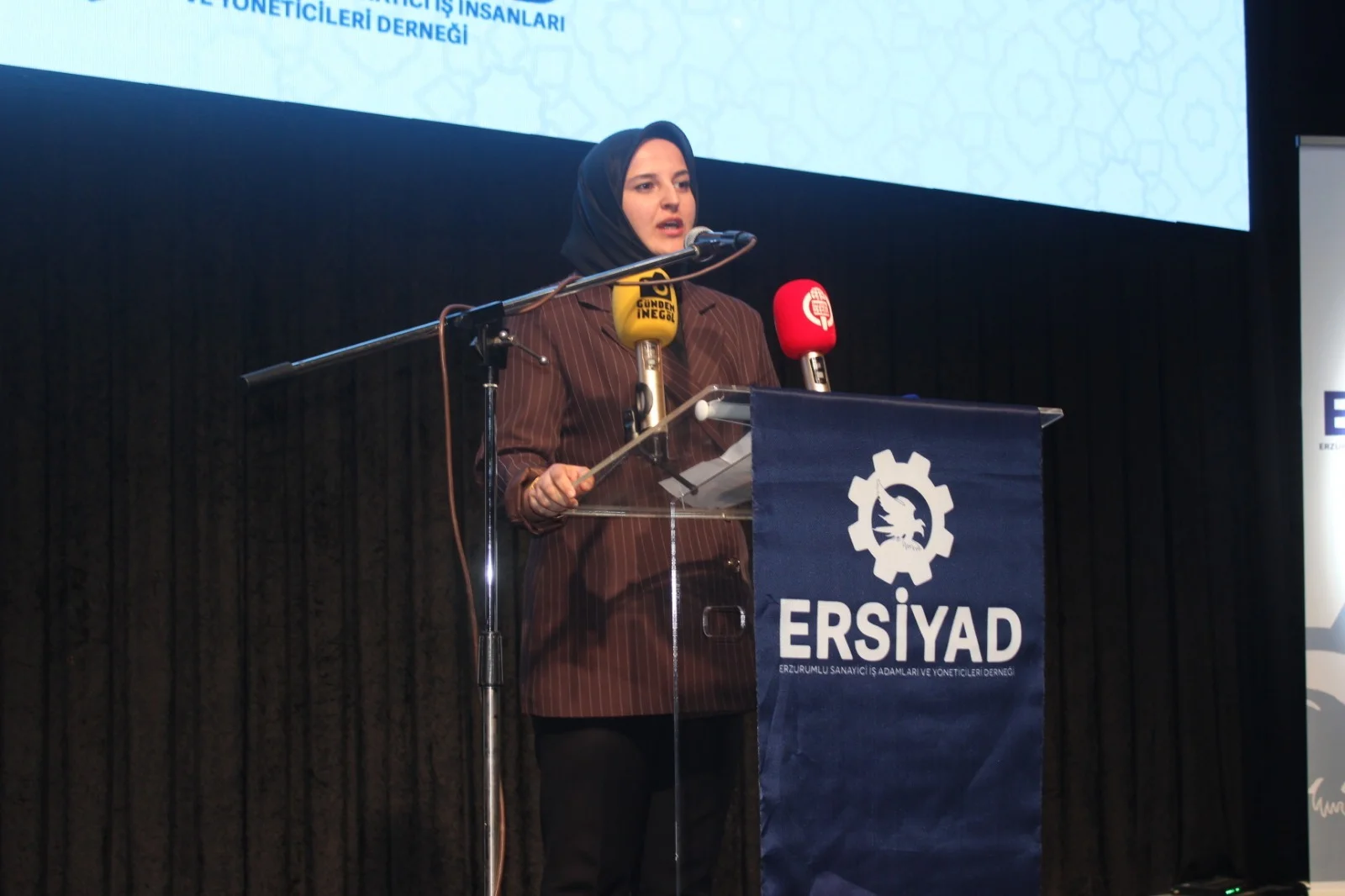 Erzurumlu iş insanları İnegöl’de bir araya geldi