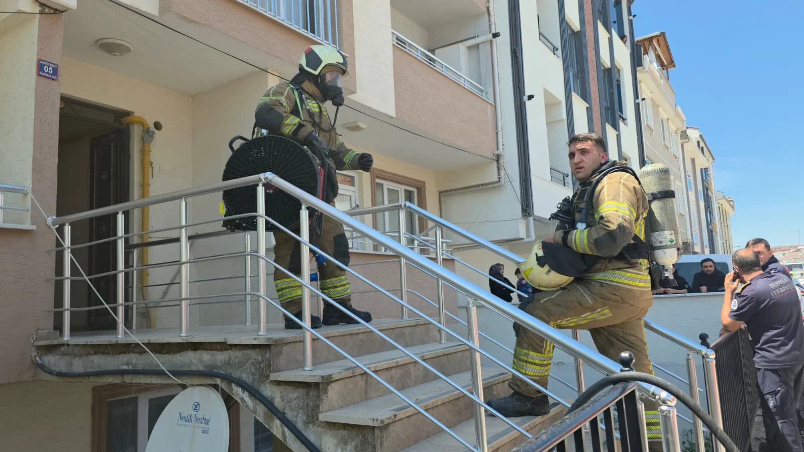 İnegöl'de korkutan yangın! 2 kişi dumandan etkilendi