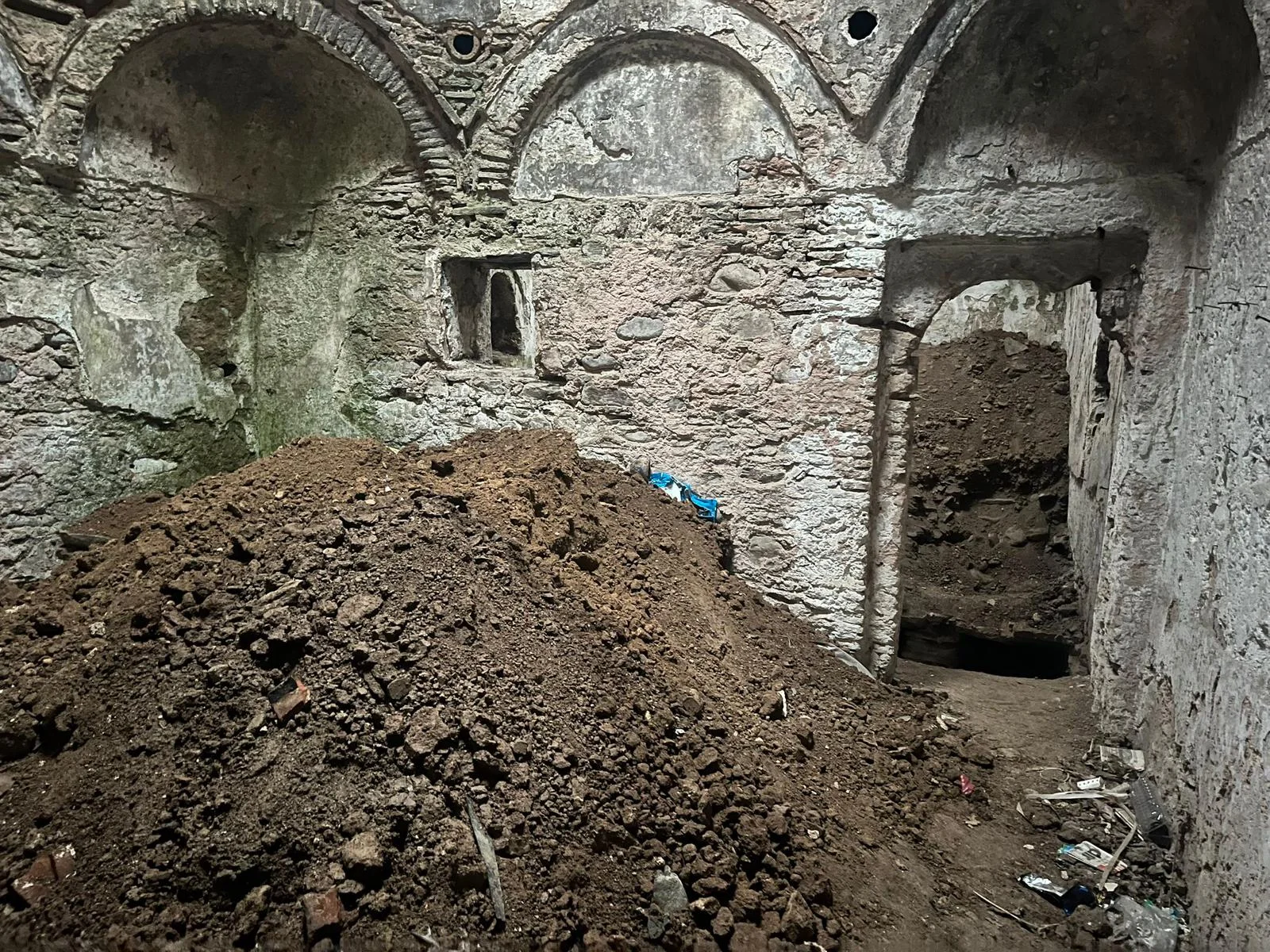 İnegöl’de tarihi hamam talan edildi
