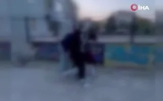 Okul bahçesinde arkadaşlarını darbeden kız öğrenciler tutuklandı