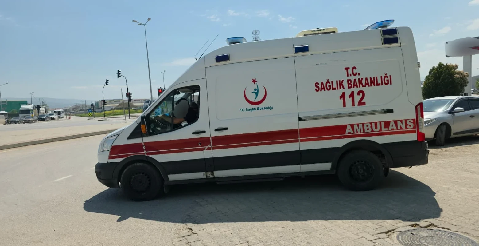 İnegöl’de kamyonet çarptı kaçtı! Yaralı hastaneye kaldırıldı