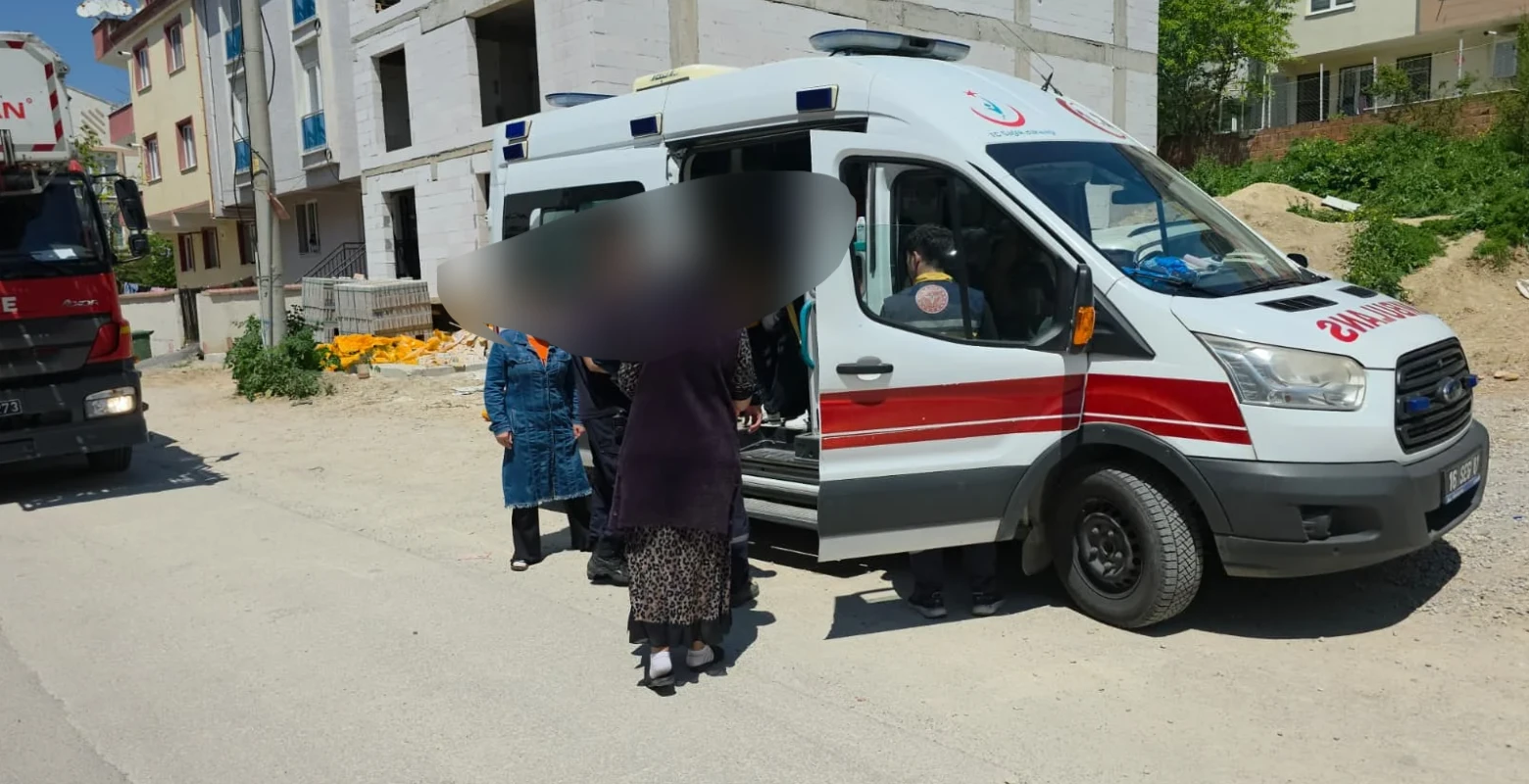 İnegöl'de korkutan yangın! 2 kişi dumandan etkilendi