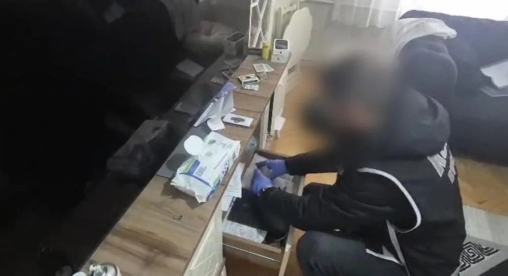 Bursa'da çiftçileri borçlandırıp senet imzalattılar