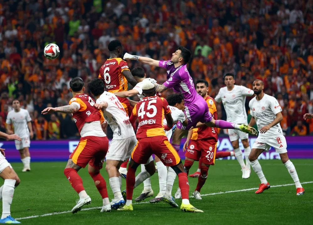 Galatasaray Süper Lig'de üst üste dördüncü kez şampiyon