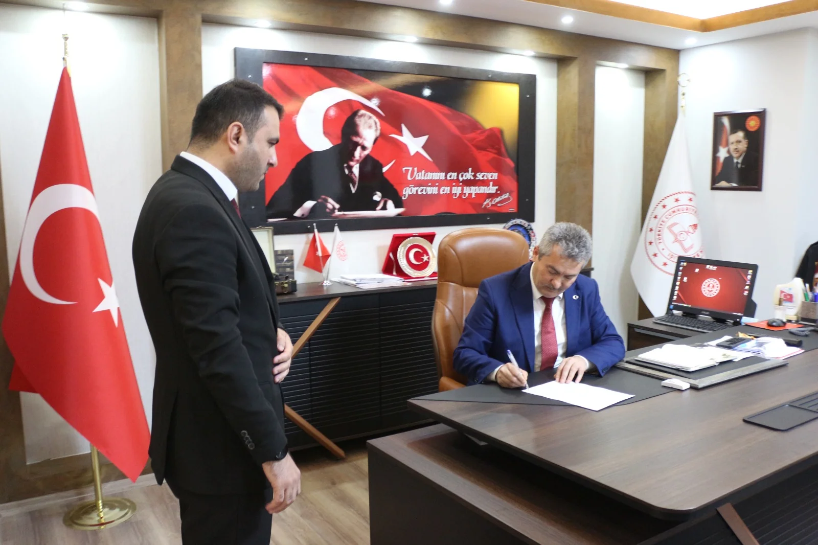 Yüzde 90 Görme Engelli Murat, Hafızasıyla Şaşırtıyor