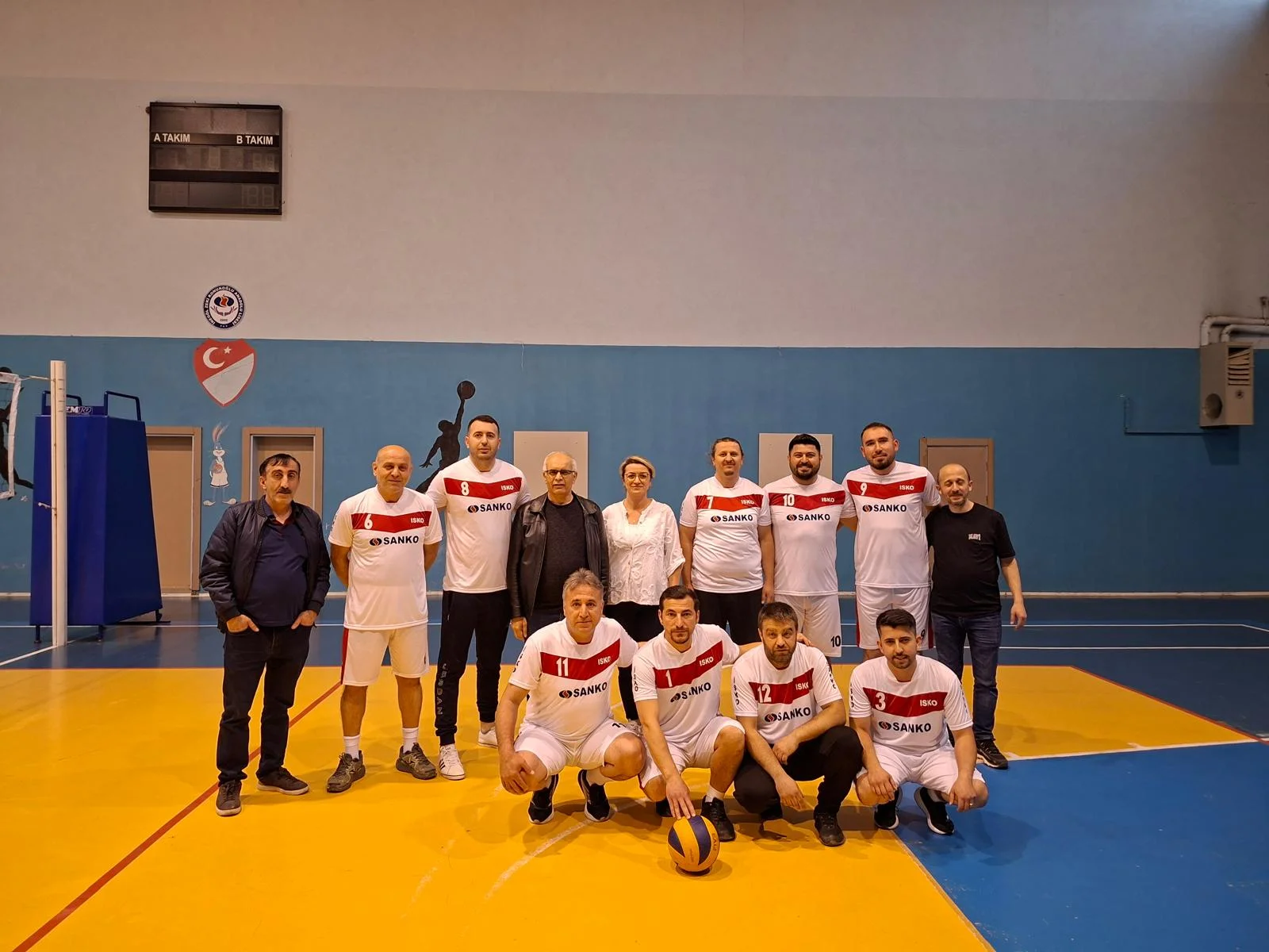 13. İSKO Geleneksel Voleybol Turnuvası coşkuyla başladı