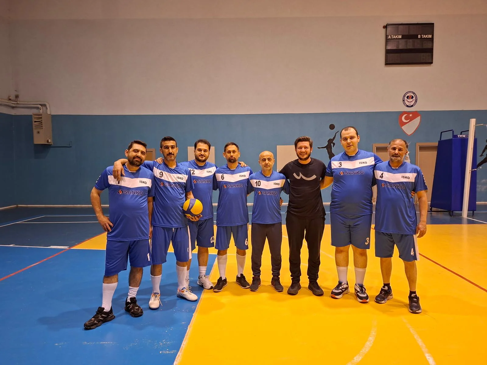 13. İSKO Geleneksel Voleybol Turnuvası coşkuyla başladı