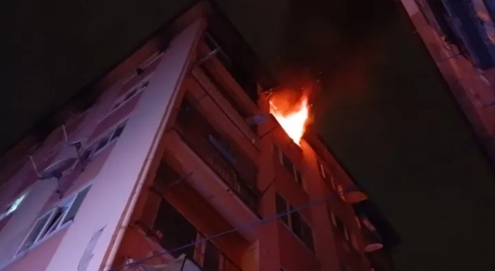 Bursa’da 6 katlı binada yangın paniği