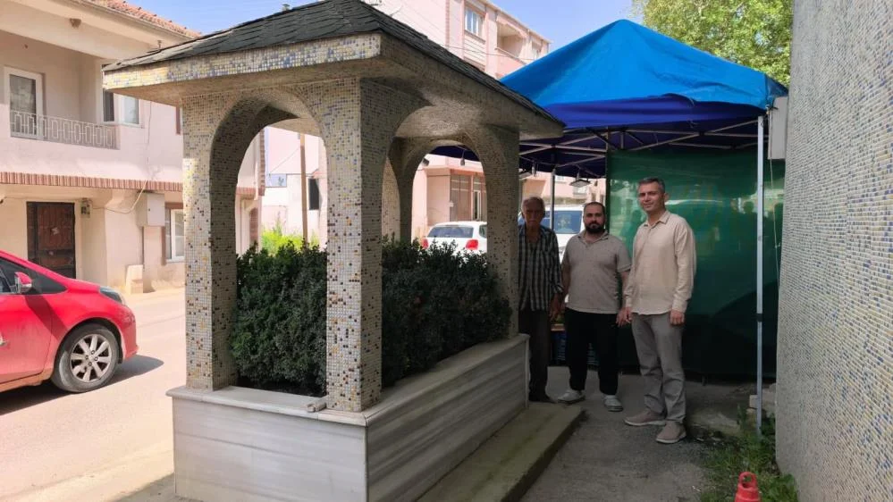 İnegöl’deki gizemli mezarın sırrı yıllardır çözülemiyor İnegöl’deki gizemli mezarın sırrı yıllardır çözülemiyor