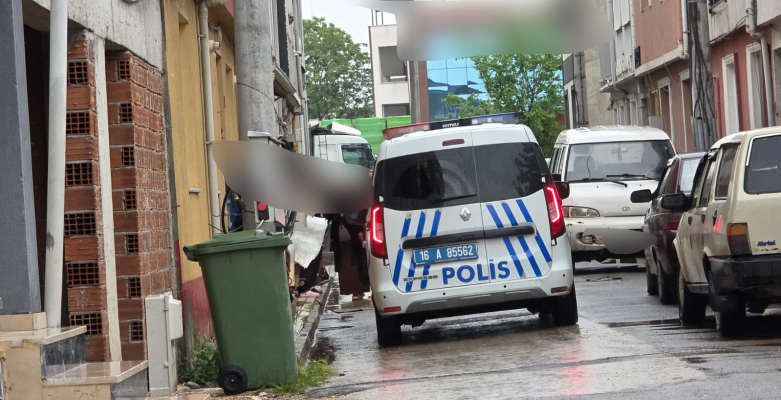 İnegöl'de bunalıma giren kadın kedini camdan attı! Durumu ağır