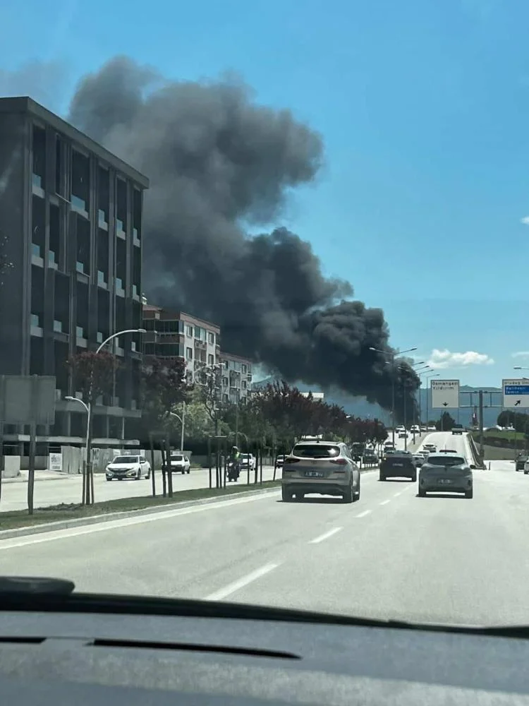 Siyah Dumanlar Gökyüzünü Kapladı!