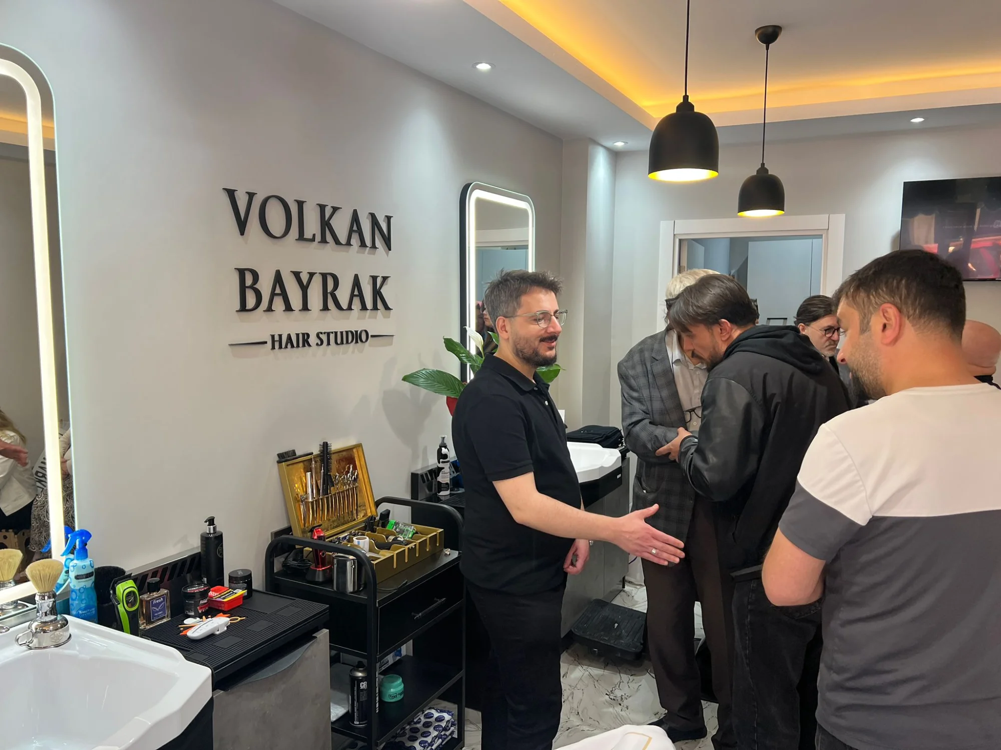 Volkan Bayrak Hair Studio Görkemli Açılışla Hizmete Başladı