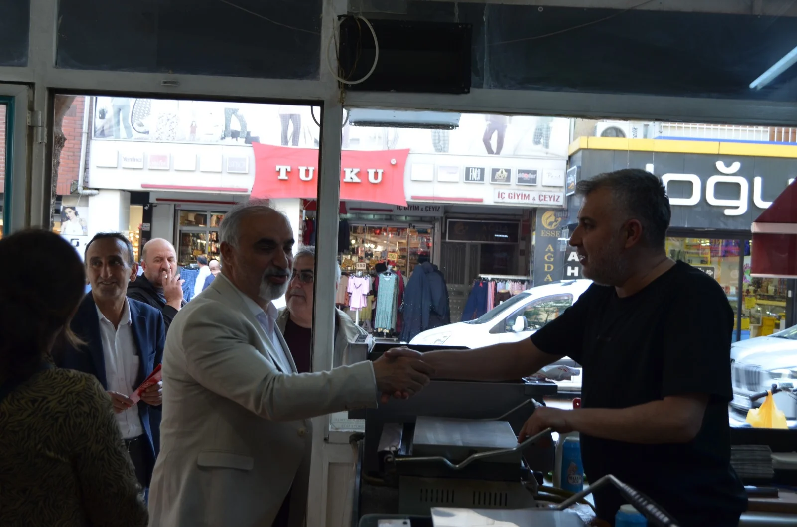 CHP İnegöl İlçe Başkanlığı esnafla bir araya geldi