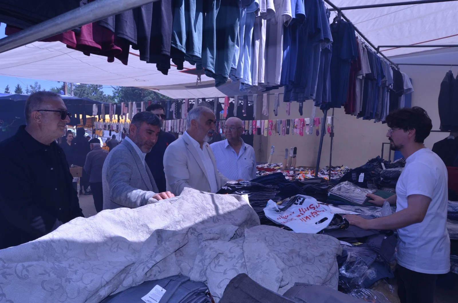 CHP İnegöl Pazaryerinde Esnafın Sorunlarını Dinledi