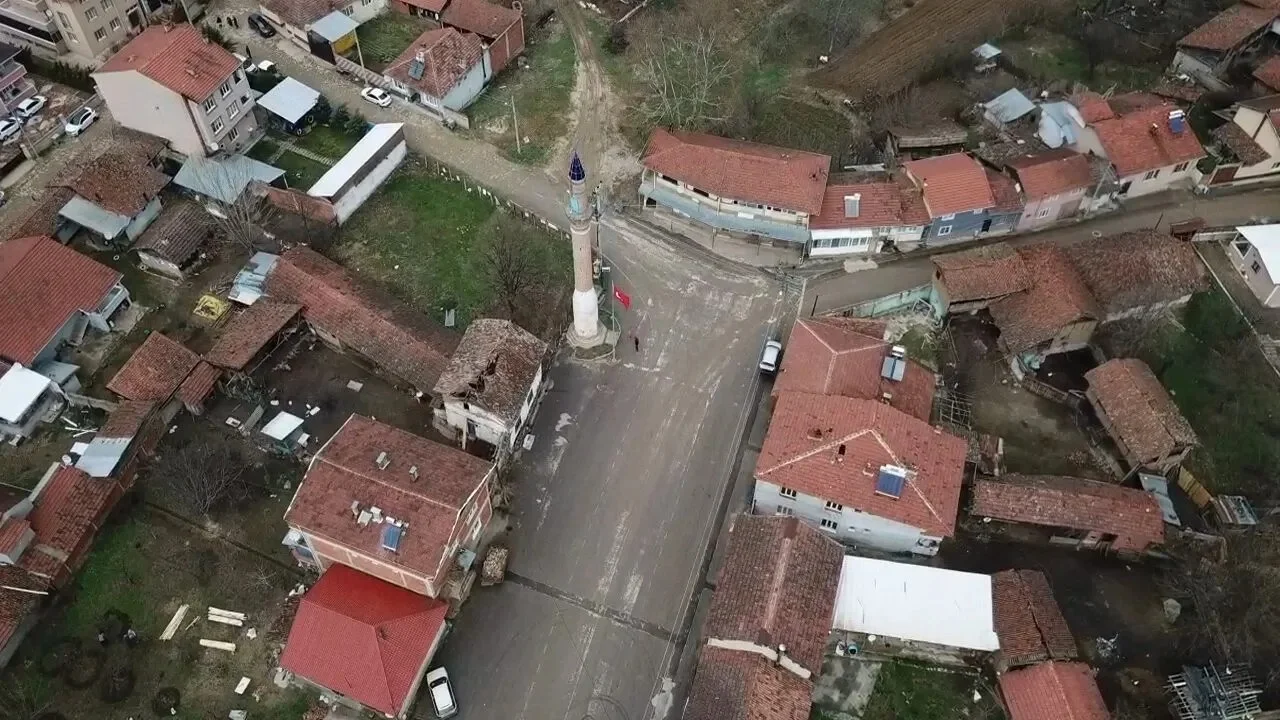 İnegöl’de camisiz minare köyün sembolü oldu
