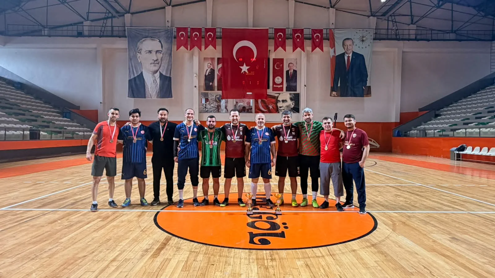 İnegöl'de yerel basın ve Spor Müdürlüğü karşı karşıya geldi