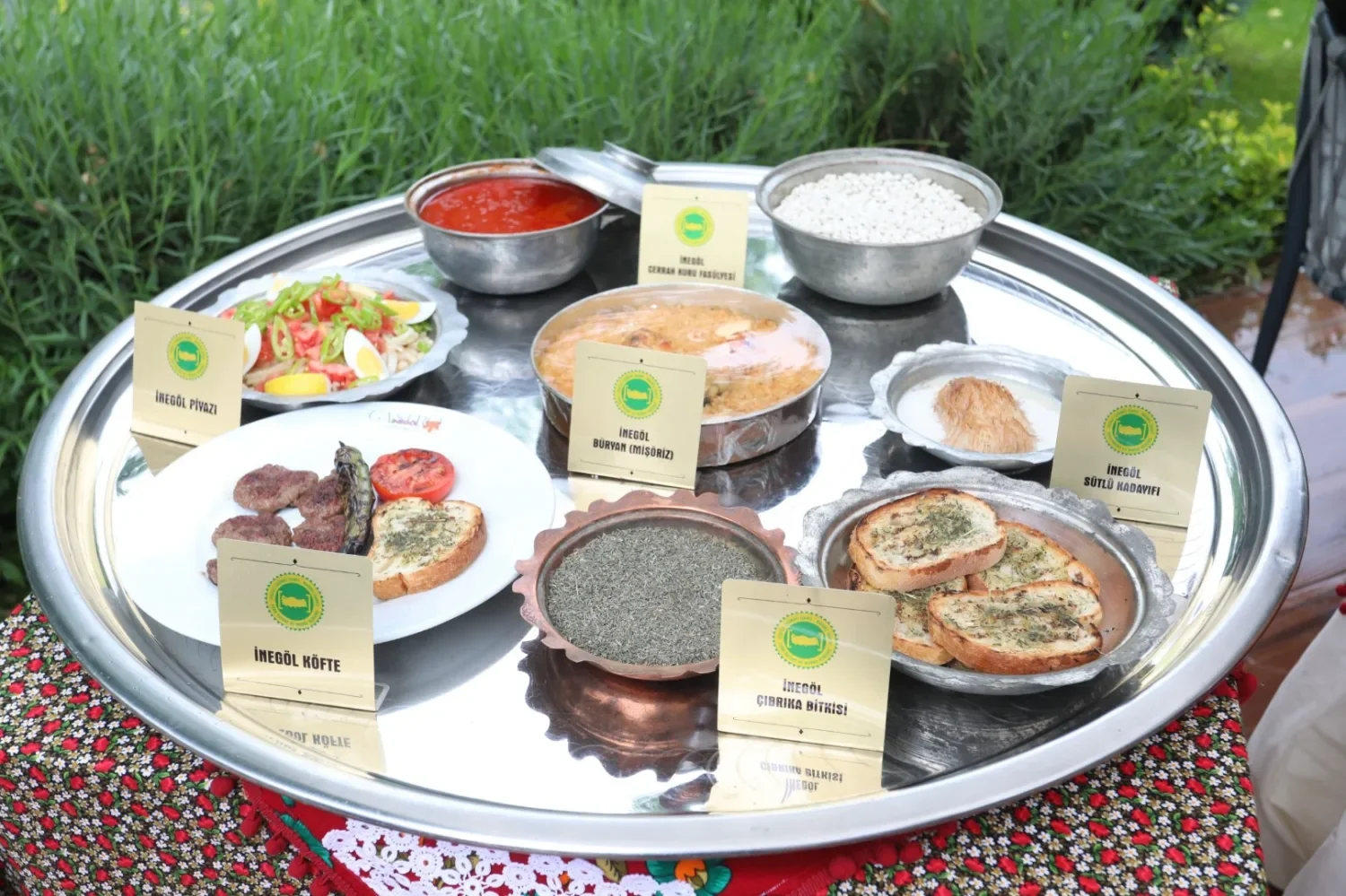 İnegöl'de 7 bölgenin 7 pilavı vatandaşlarla buluştu