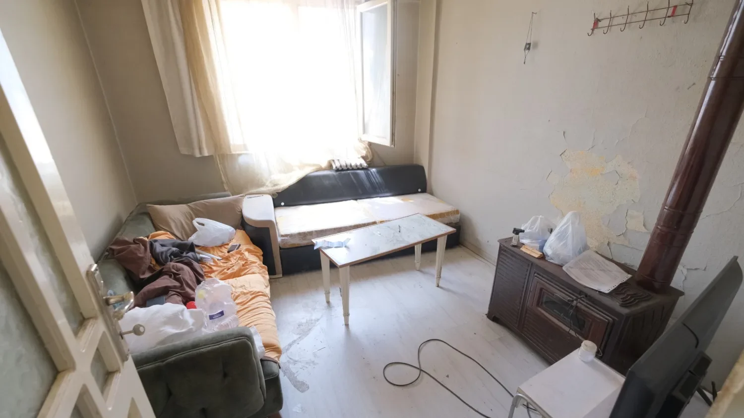 İnegöl’de iki kardeşin evi baştan sona yenilendi