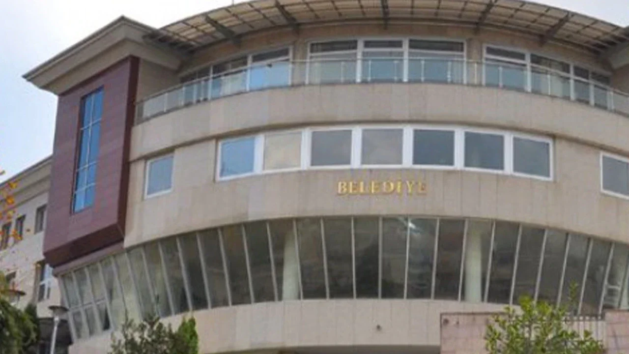 Akçakoca Belediye Başkanı Fikret Albayrak gözaltına alındı