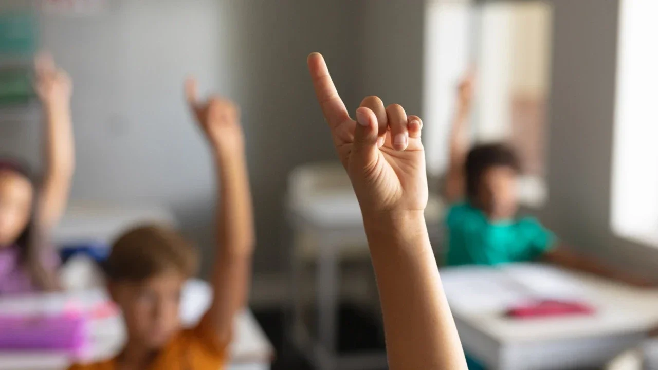 25 Mayıs 2026 Pazartesi okullar tatil mi, bayram izni kimleri kapsıyor?