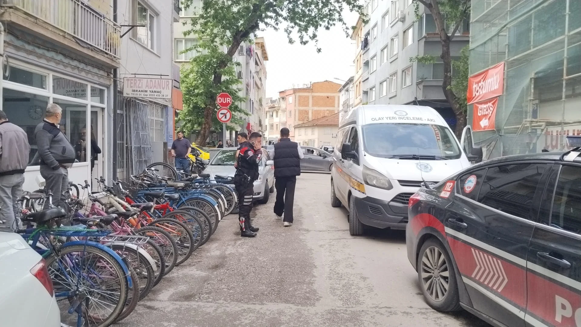 İnegöl'de polisten kaçan şüphelinin attığı tabanca ele geçirildi