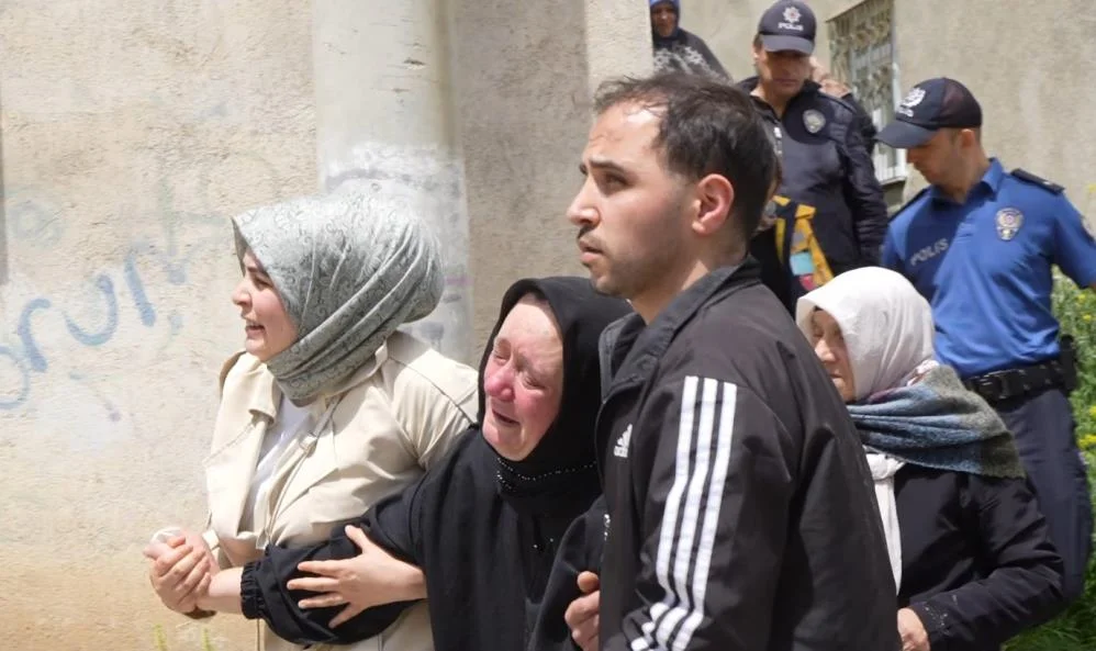 19 yaşındaki Rabia'nın acı sonu! Annenin feryadı yürekleri dağları 19 yaşındaki Rabia'nın acı sonu! Annenin feryadı yürekleri dağları