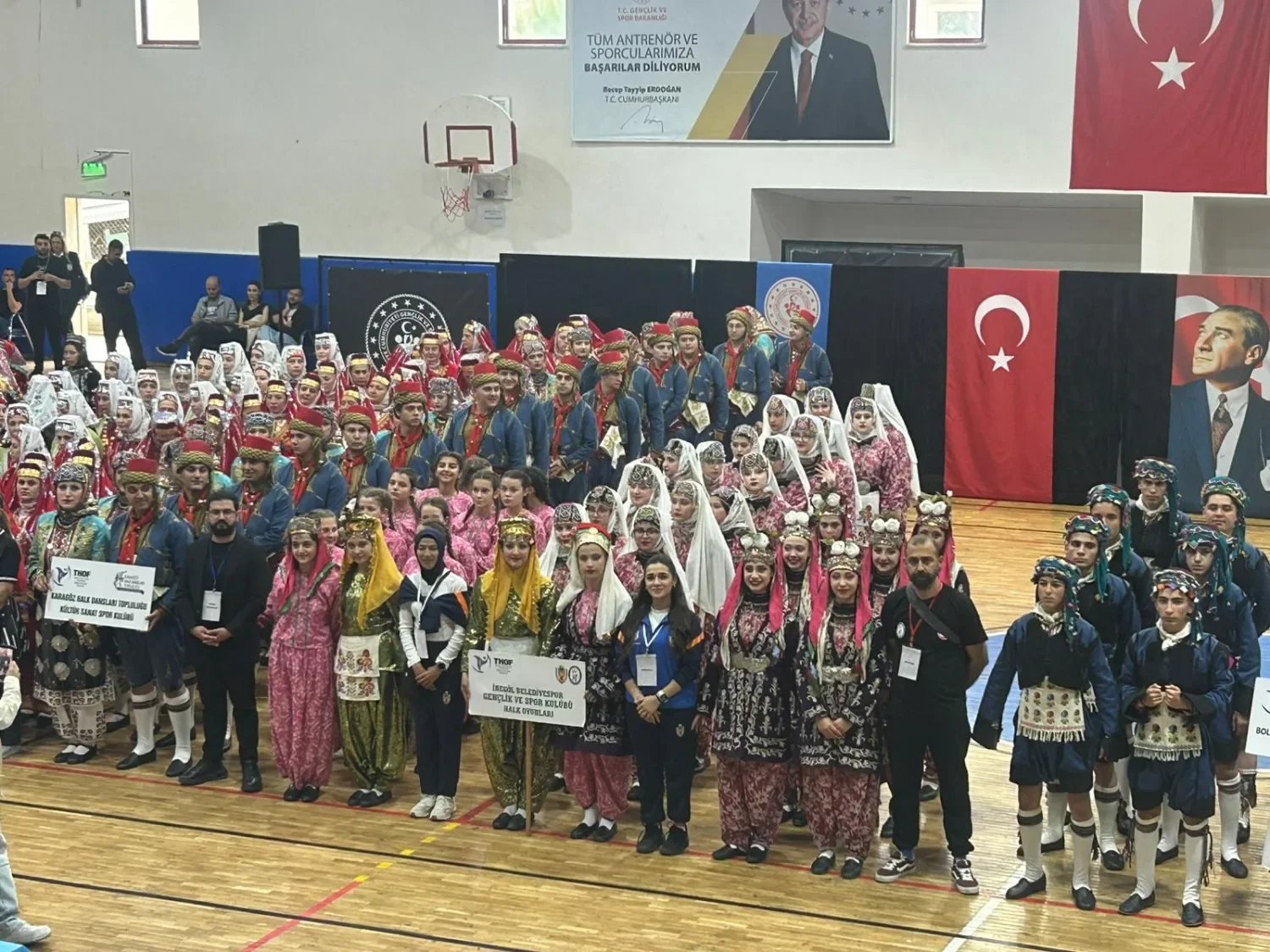 İnegöl Halk Dansları Ekibinden Büyük Başarı İnegöl Halk Dansları Ekibinden Büyük Başarı