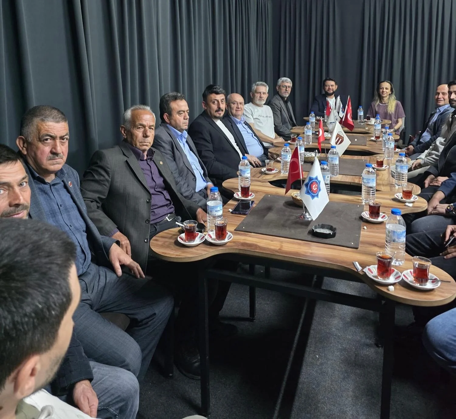 Özcan Ayhan’dan MYM Federasyonuna Kritik Ziyaret Özcan Ayhan’dan MYM Federasyonuna Kritik Ziyaret