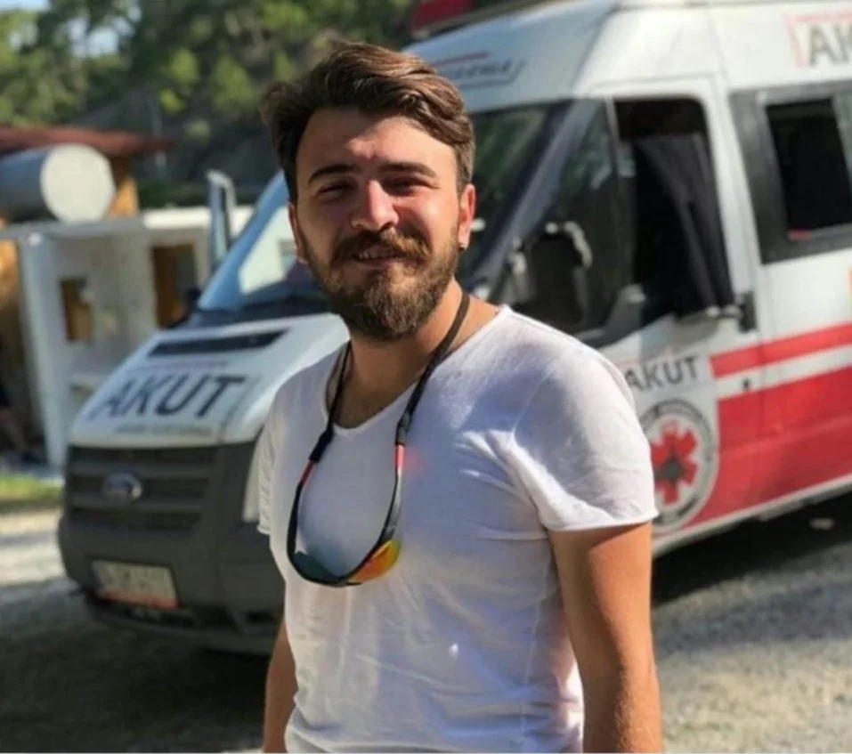 Abi kardeş 4 yıl arayla aynı sonu paylaştı! Abi kardeş 4 yıl arayla aynı sonu paylaştı!