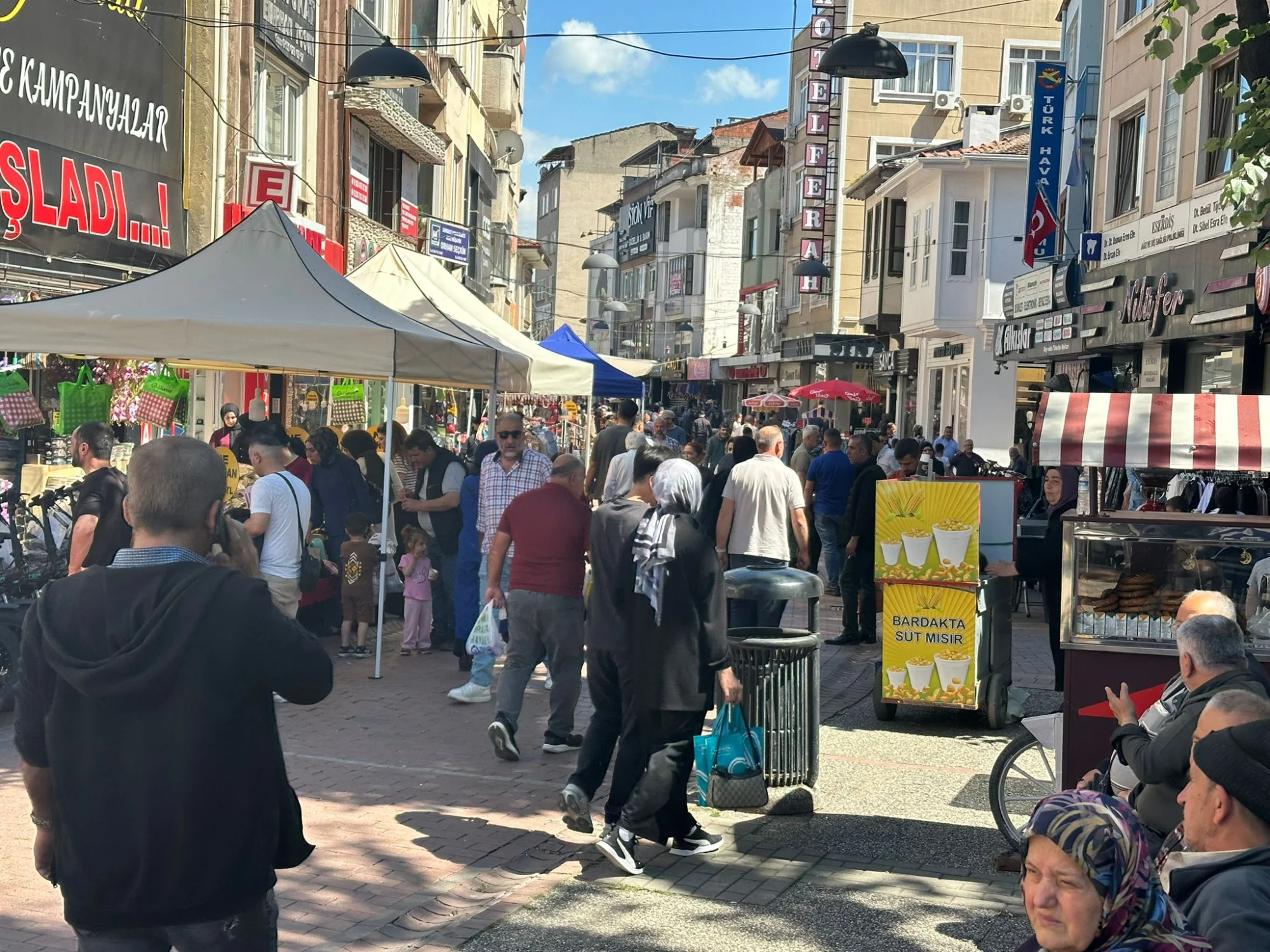 İnegöl Kapalı Çarşı’da arife günü insan seli! Adım atacak yer kalmadı