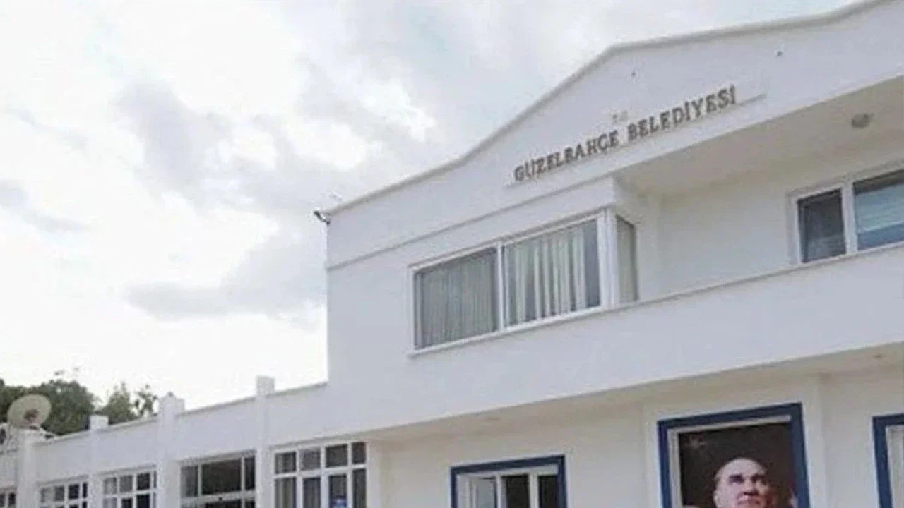 İzmir Güzelbahçe Belediyesi hangi parti, başkanı kim?