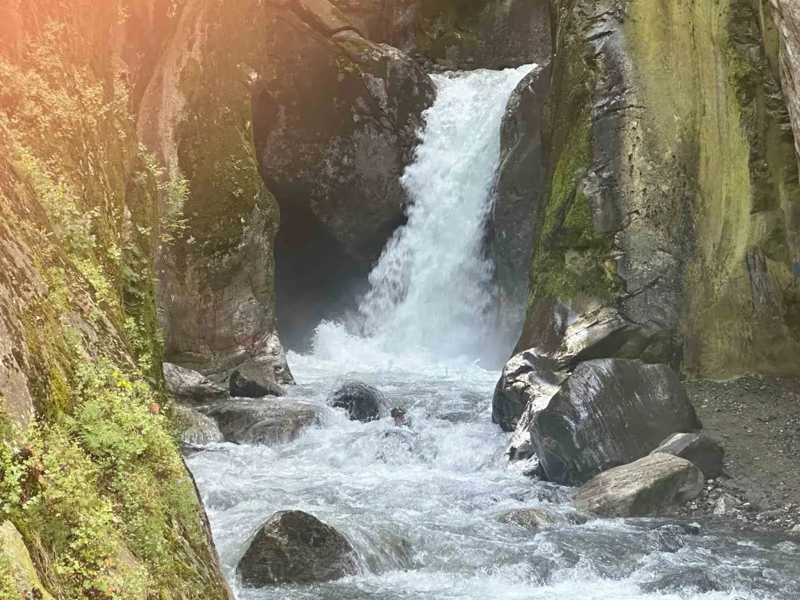 Saitabat Şelalesi'nde su seviyesi son yılların en yüksek düzeyinde