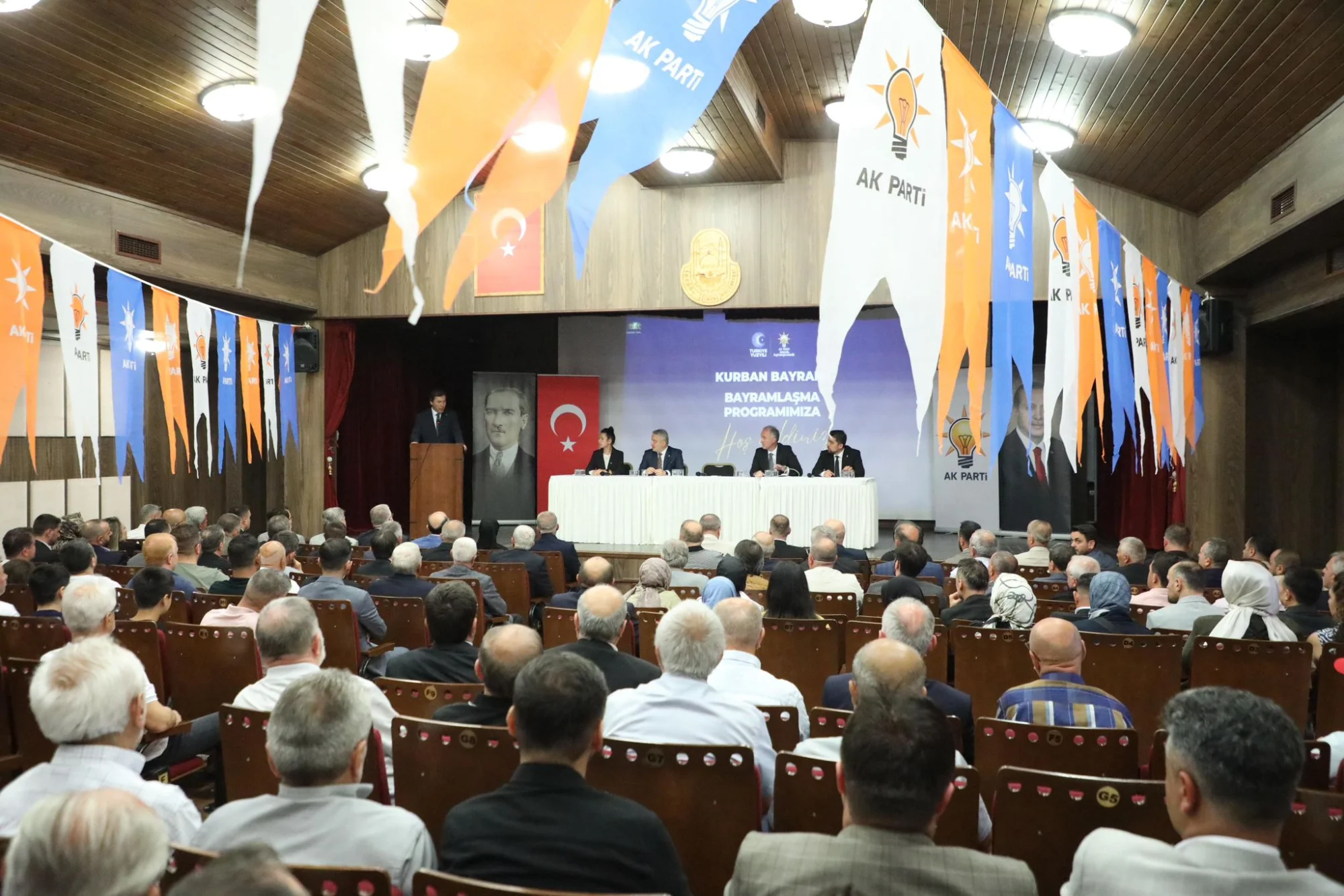 AK Parti İnegöl teşkilatından yoğun katılımlı bayramlaşma