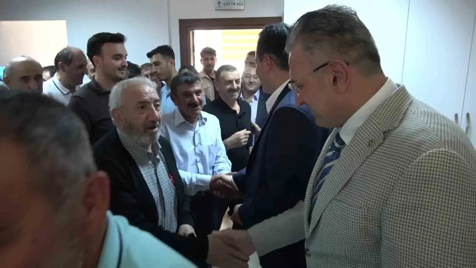 AK Parti bayramlaşmasında emekli zammı çağrısı