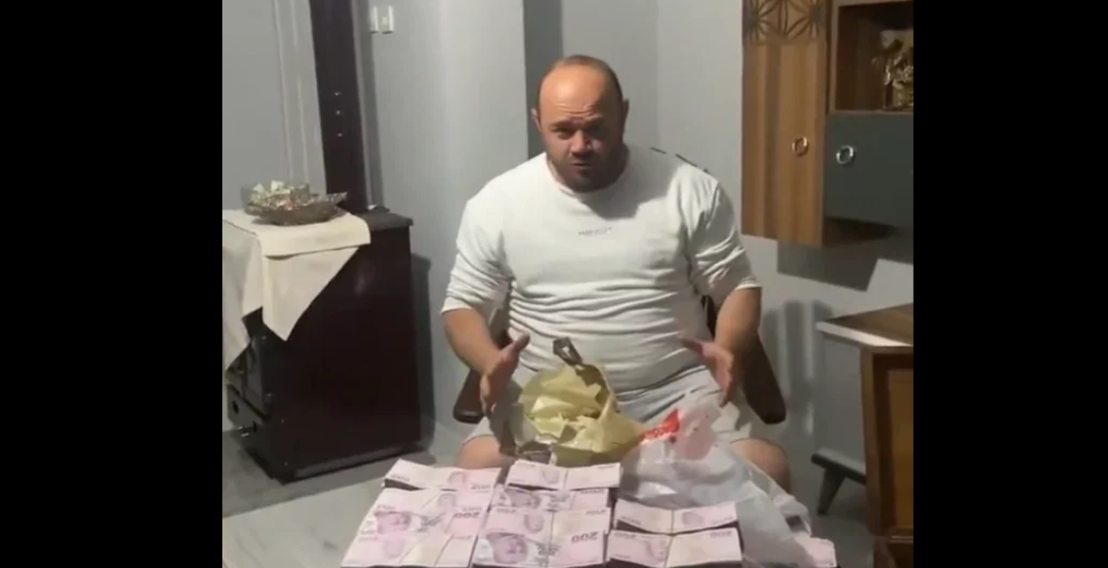“Hayvan İşinde Para Yok” Diyenlere Para Balyalarıyla Yanıt Verdi