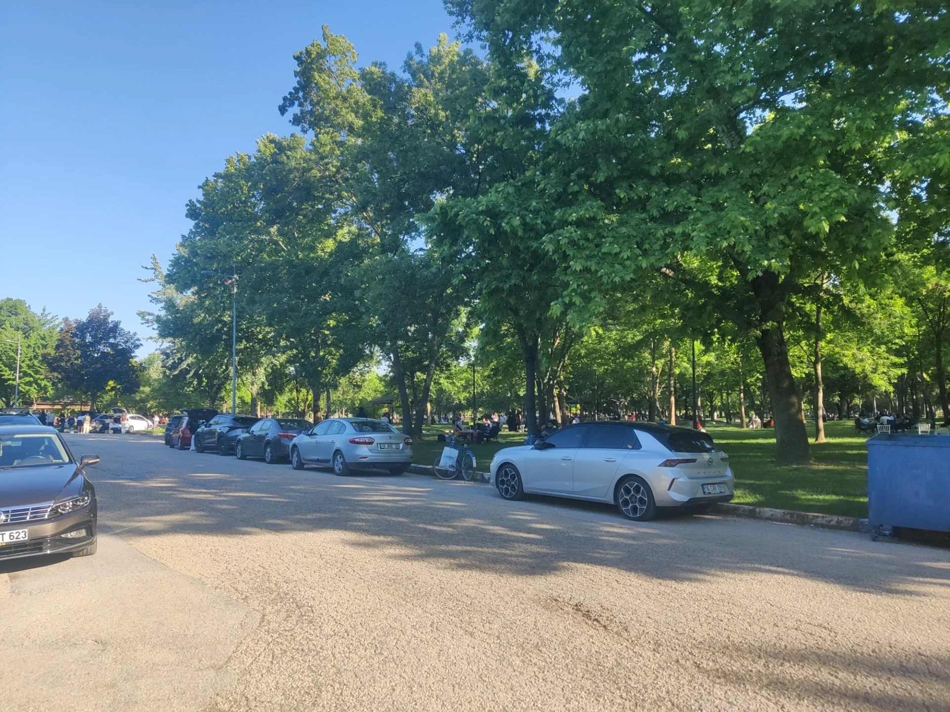 İnegöl Hikmet Şahin Kültür Parkı’ndaki mescit ve lavabo sorunları tepki çekiyor