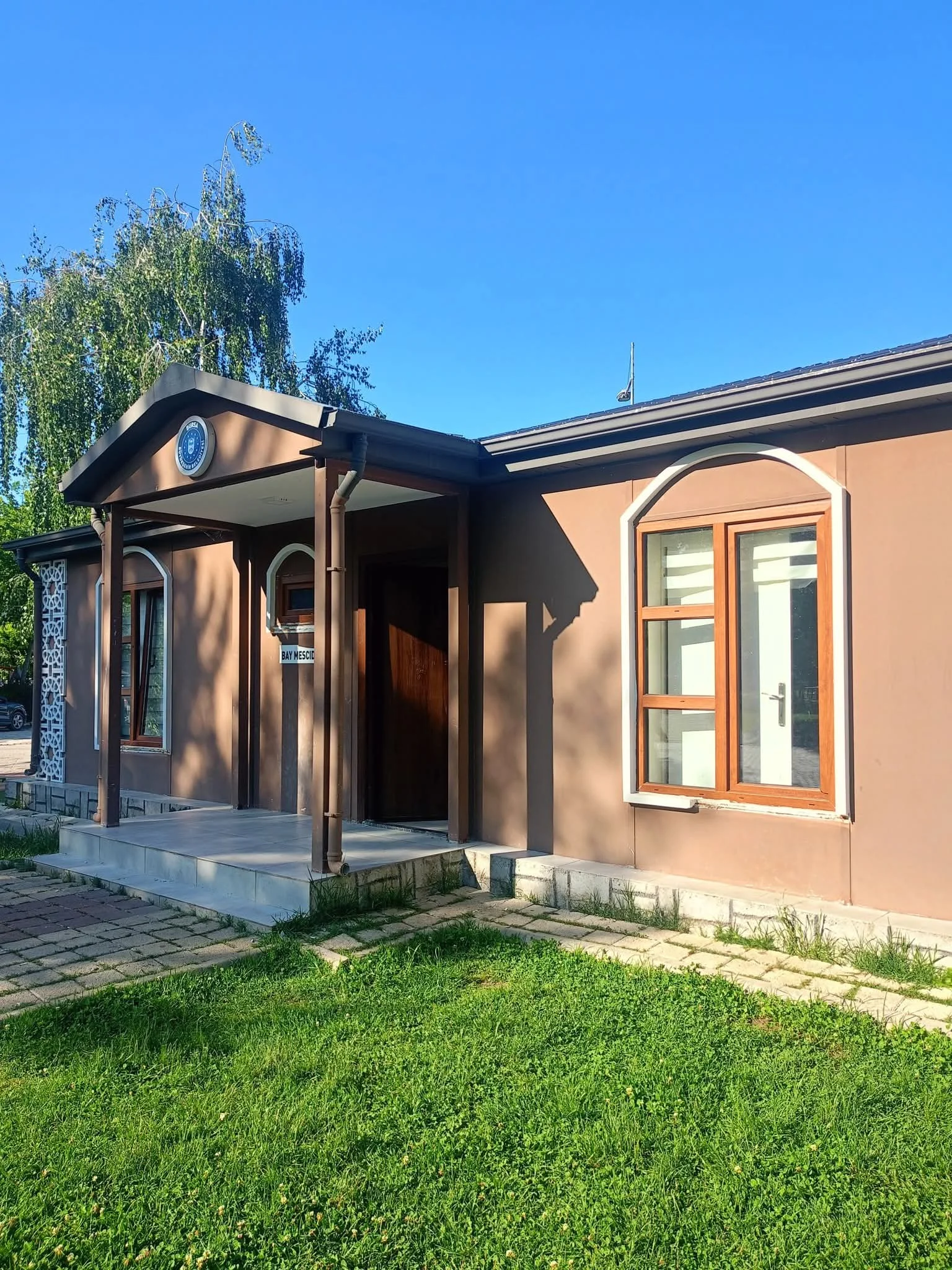 İnegöl Hikmet Şahin Kültür Parkı’ndaki mescit ve lavabo sorunları tepki çekiyor İnegöl Hikmet Şahin Kültür Parkı’ndaki mescit ve lavabo sorunları tepki çekiyor