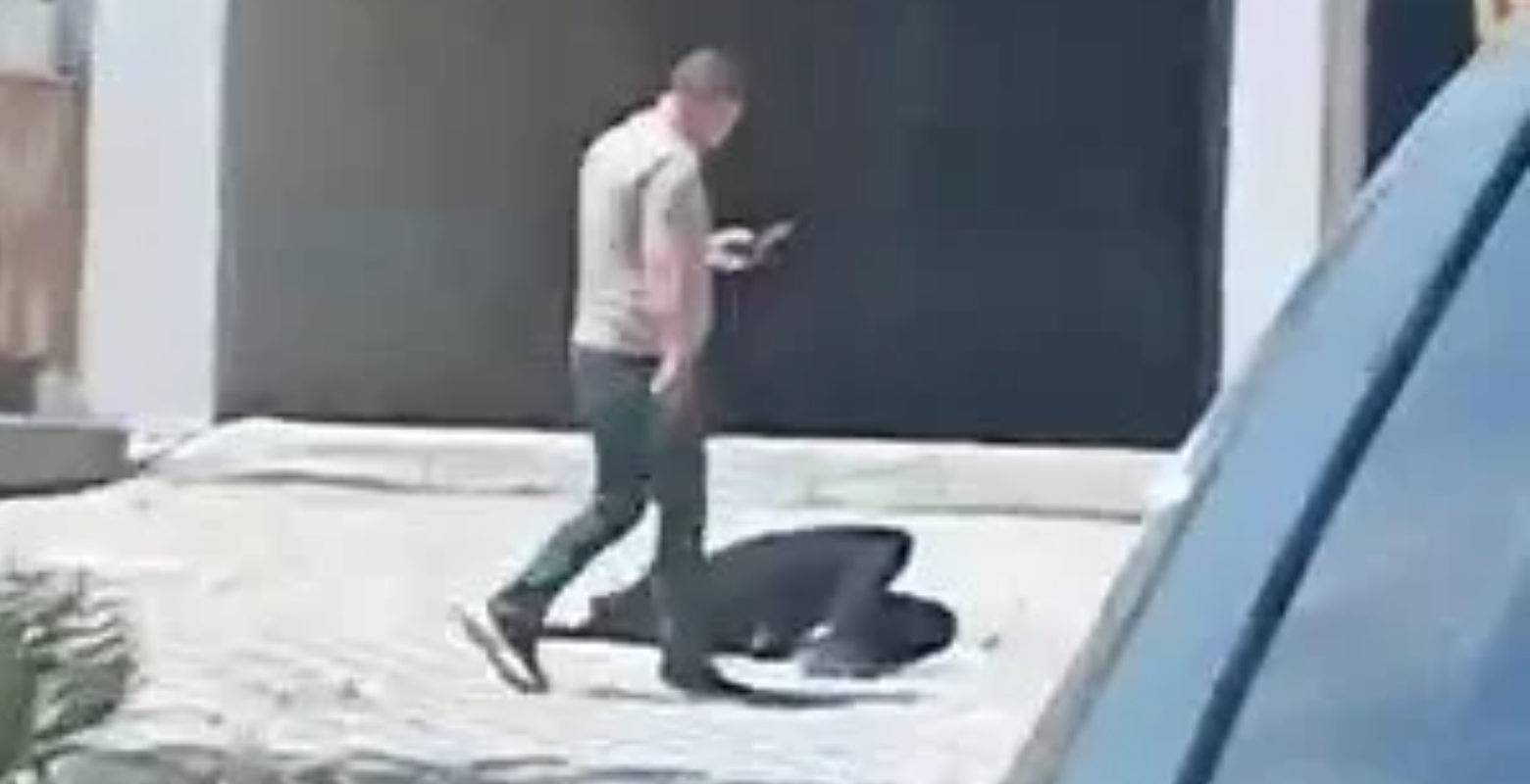 Emekli polis oğlunu öldürüp cesedin başında bekledi!