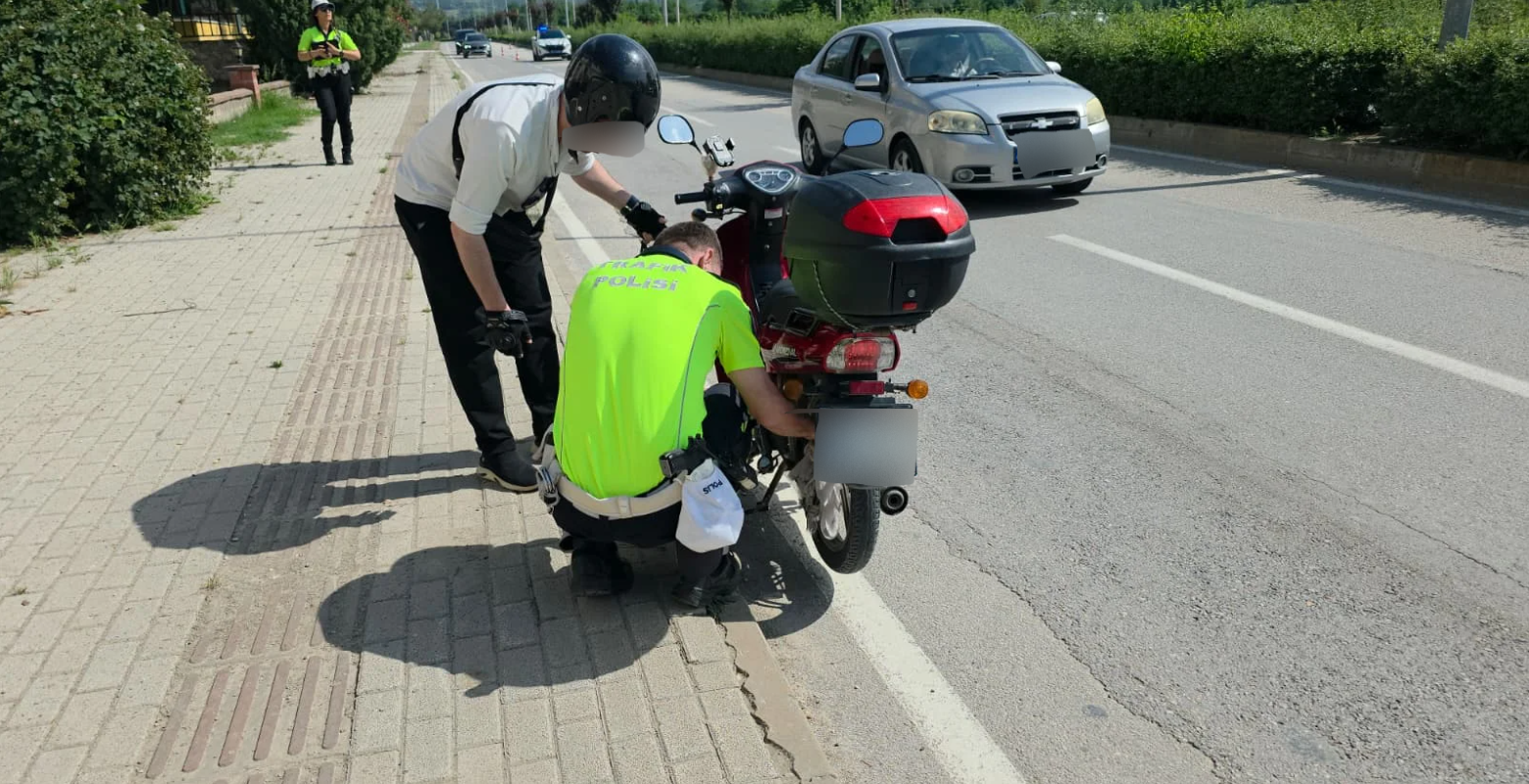 İnegöl'de eteği motosiklete dolanan kadın dehşeti yaşadı!