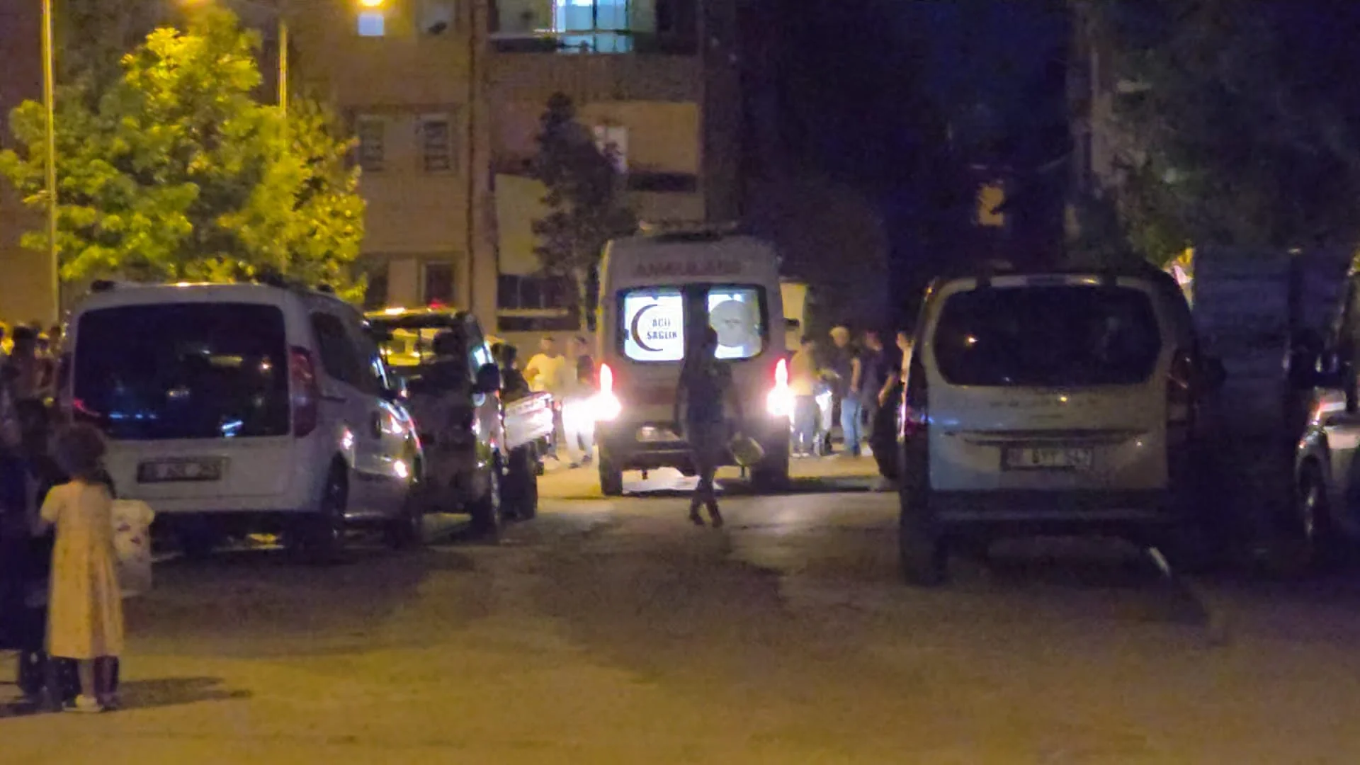 İnegöl’de Silahlı Kavga: Yoldan Geçen 11 Kişi Kurşunların Hedefi Oldu