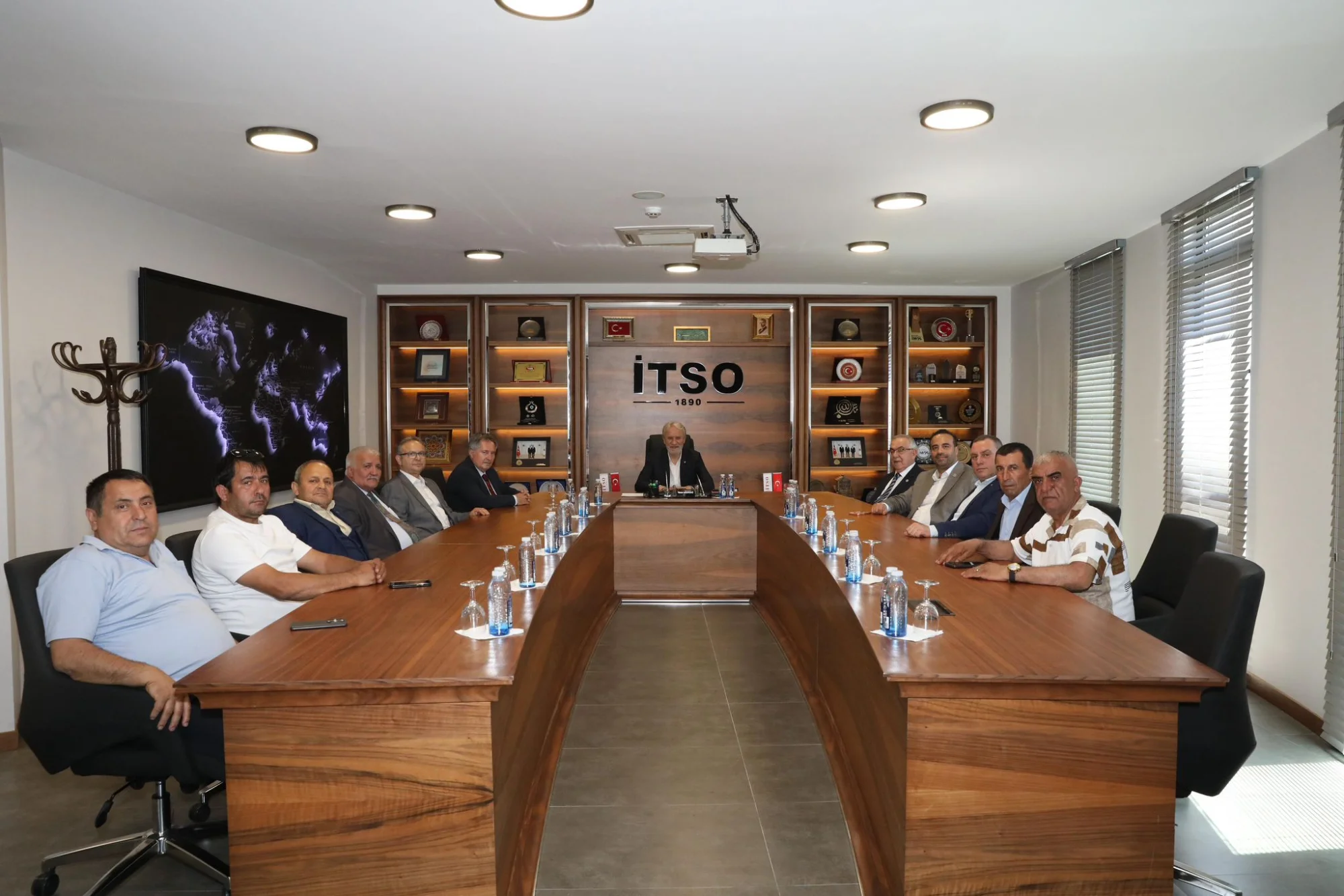 Demokrat Parti heyetinden İnegöl’de ekonomi ve yerel yönetim turu