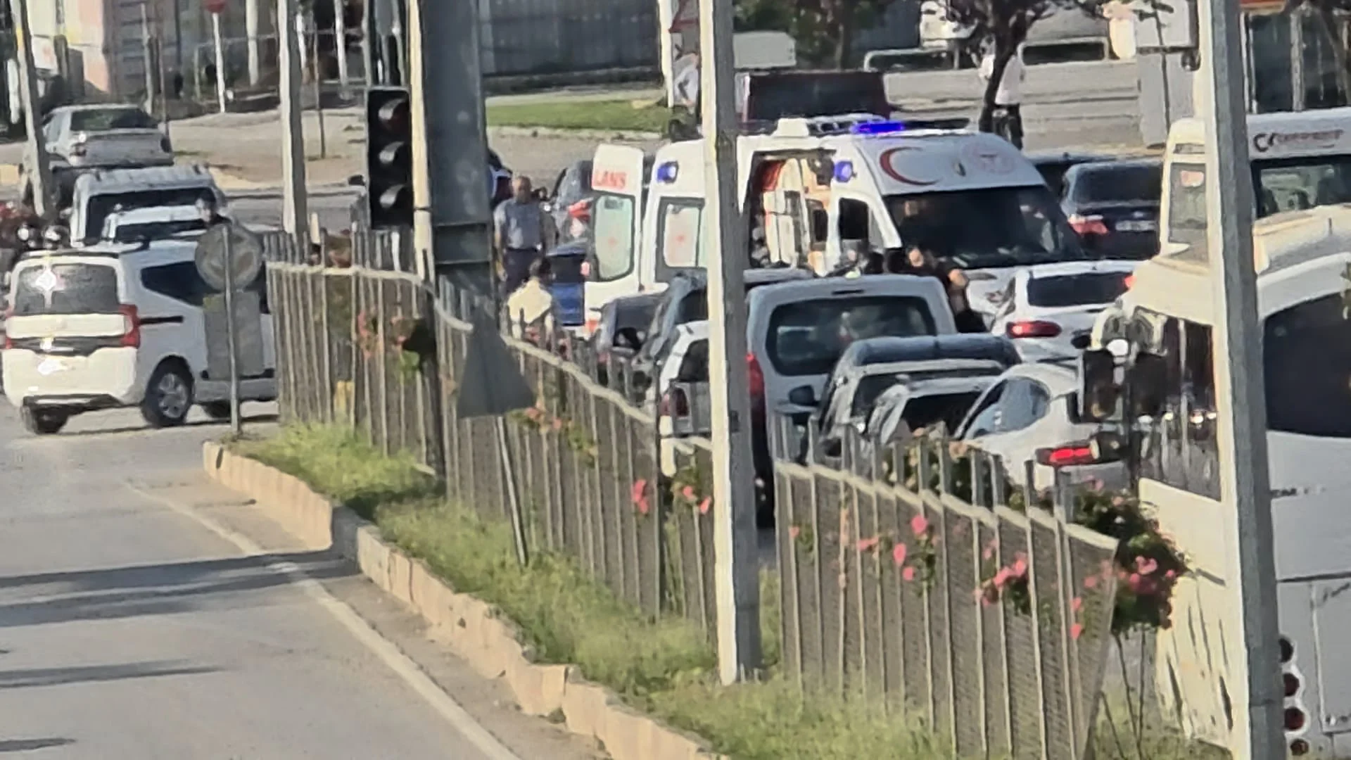Direksiyon Başında Fenalaştı! Trafik Polisleri Zamana Karşı Yarıştı